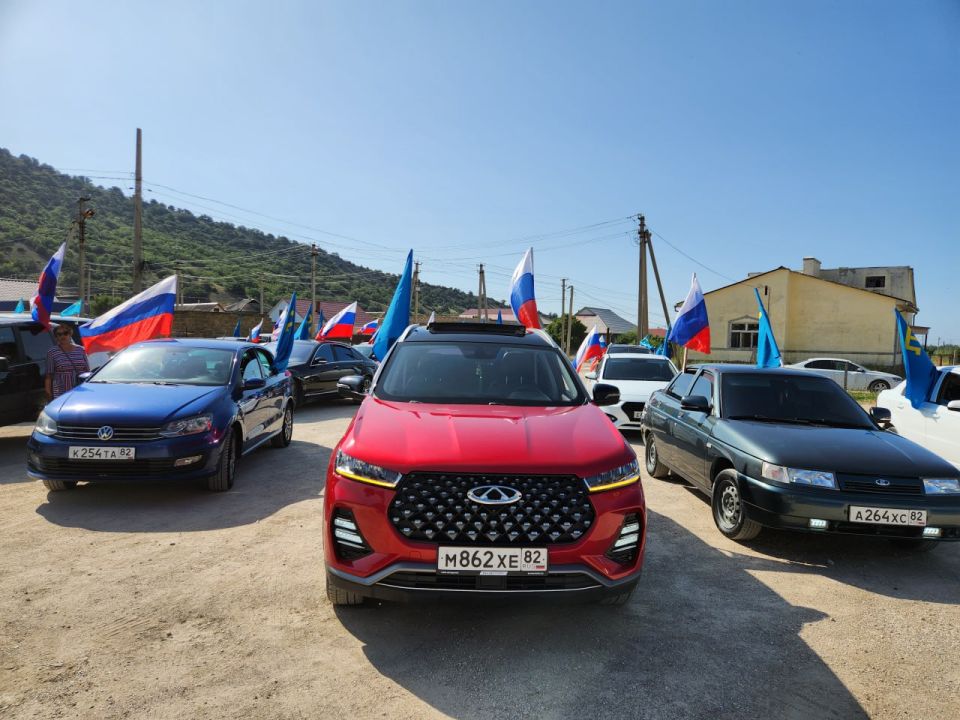 В Судаке прошло мероприятие, посвященное Дню крымскотатарского флага В Судаке прошло мероприятие, посвященное Дню крымскотатарского флага