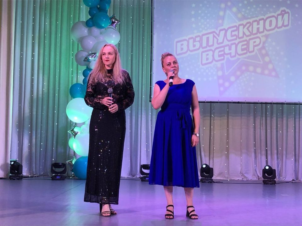 В школах города прошли выпускные вечера В школах города прошли выпускные вечера