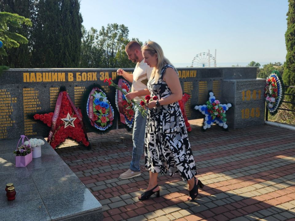 В Судаке прошло мероприятие, посвященное Дню крымскотатарского флага В Судаке прошло мероприятие, посвященное Дню крымскотатарского флага