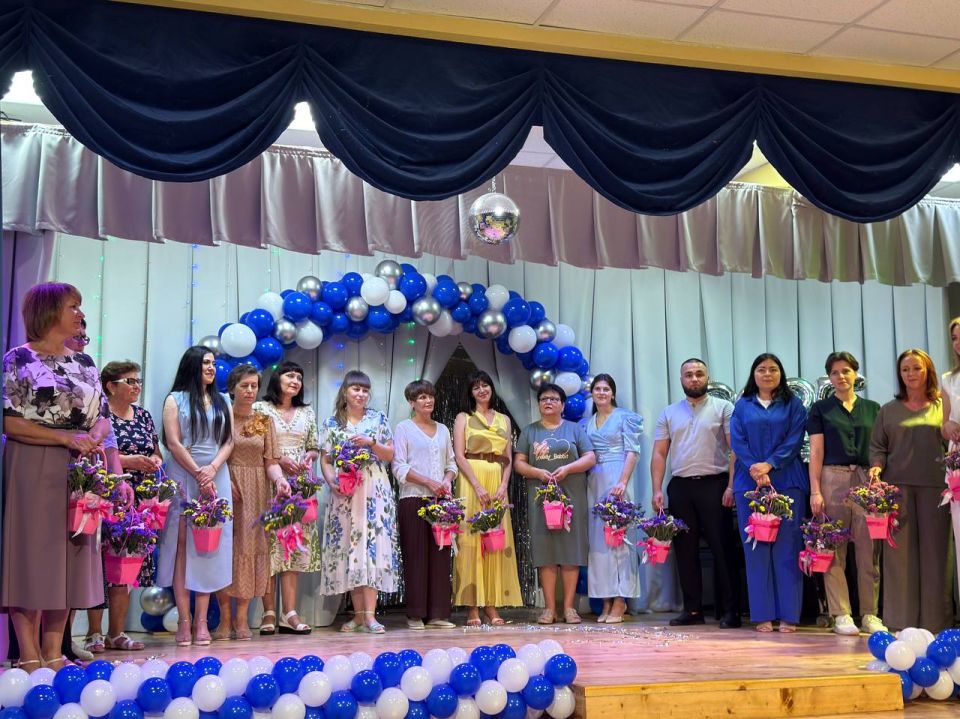 Антон Кравец: Сегодня побывал на выпускных вечерах в Нижнегорском! Антон Кравец: Сегодня побывал на выпускных вечерах в Нижнегорском!