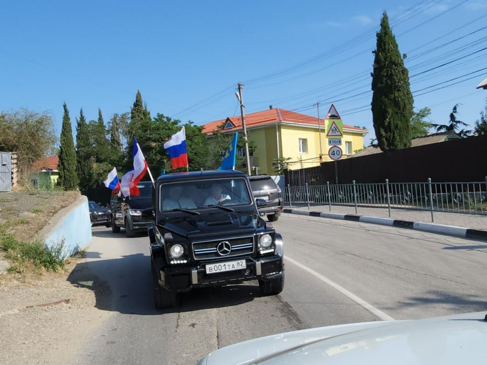 В Судаке прошло мероприятие, посвященное Дню крымскотатарского флага В Судаке прошло мероприятие, посвященное Дню крымскотатарского флага