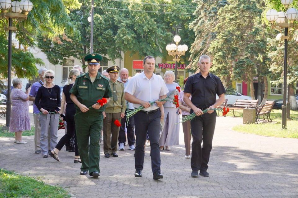 #память. В День памяти партизан и подпольщиков в Керчи прошли церемонии возложения цветов #память. В День памяти партизан и подпольщиков в Керчи прошли церемонии возложения цветов