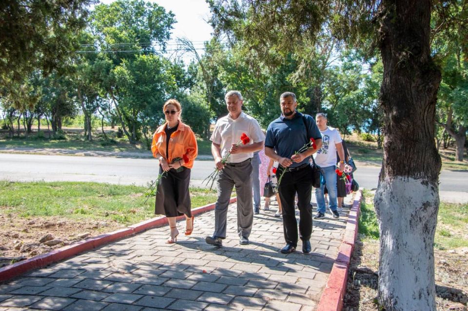 #память. В День памяти партизан и подпольщиков в Керчи прошли церемонии возложения цветов #память. В День памяти партизан и подпольщиков в Керчи прошли церемонии возложения цветов