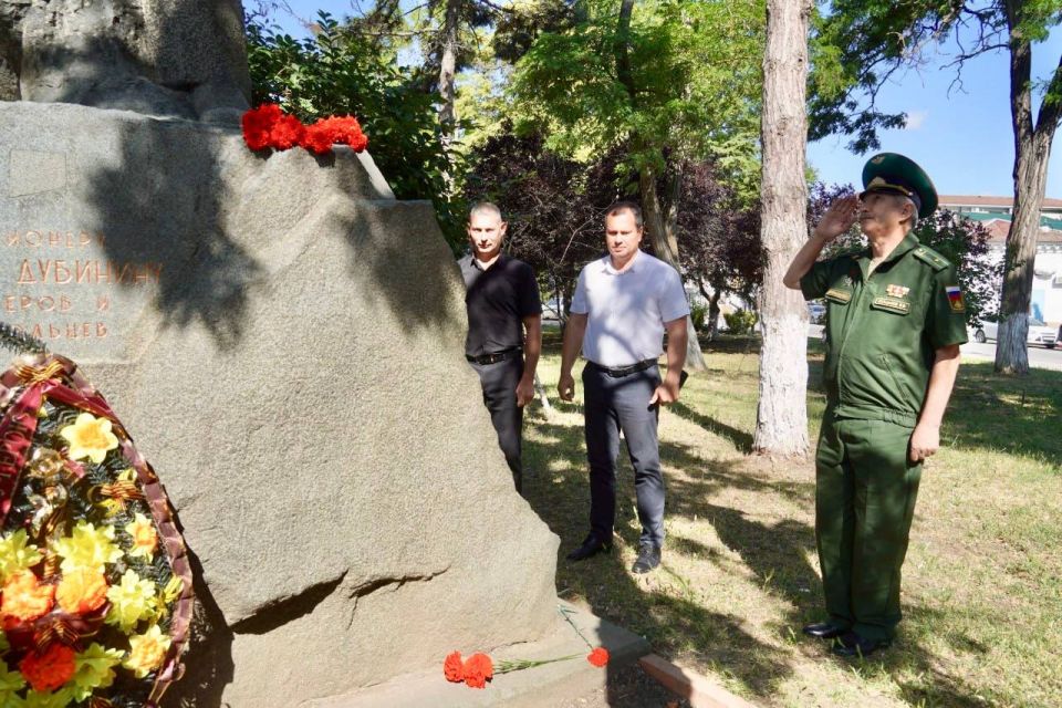 #память. В День памяти партизан и подпольщиков в Керчи прошли церемонии возложения цветов #память. В День памяти партизан и подпольщиков в Керчи прошли церемонии возложения цветов