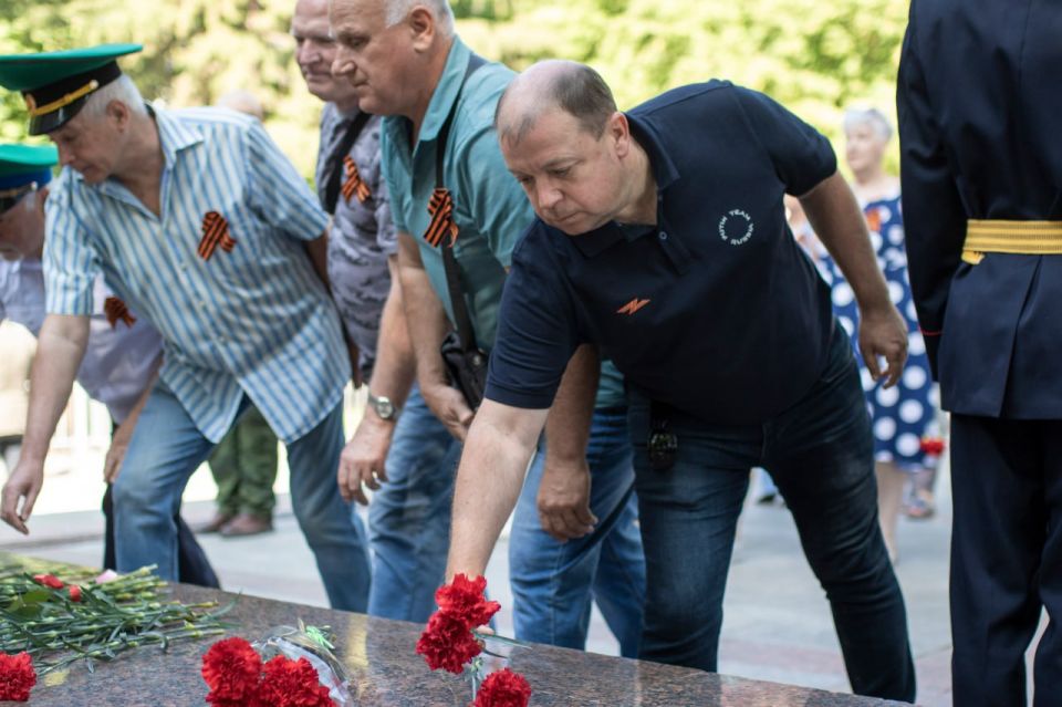 29 июня в Симферополе состоялась торжественная церемония возложения цветов и венков, посвященная Дню партизан и подпольщиков 29 июня в Симферополе состоялась торжественная церемония возложения цветов и венков, посвященная Дню партизан и подпольщиков