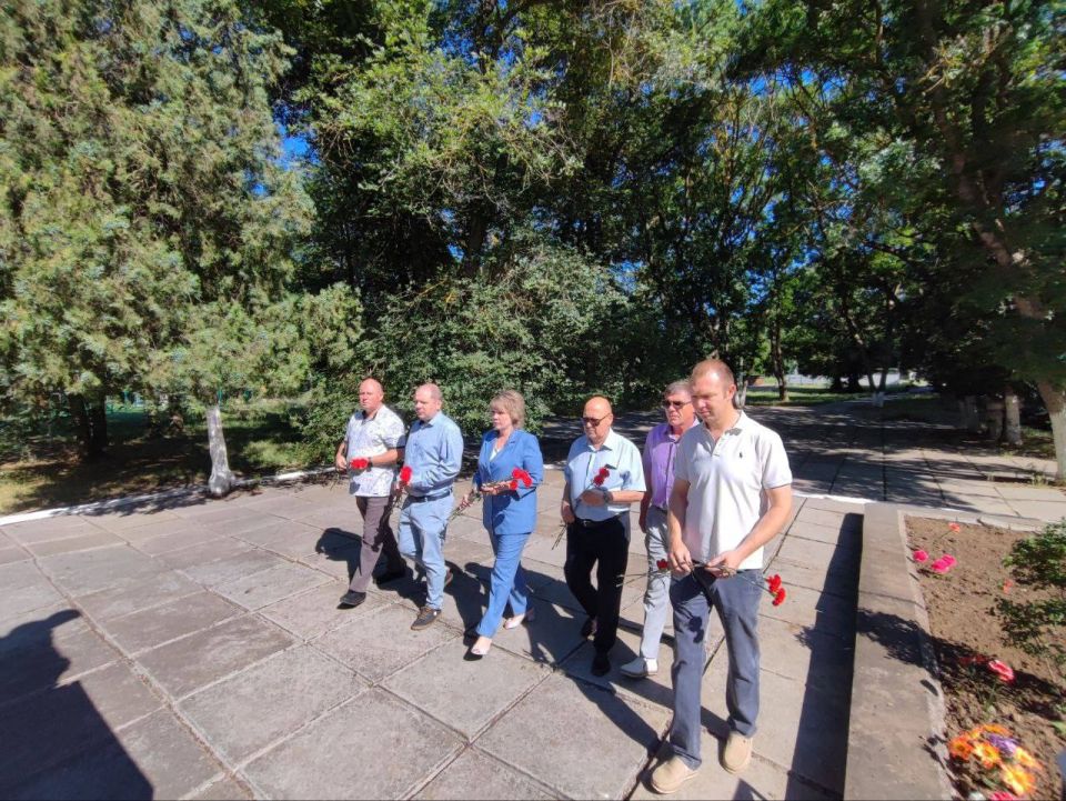 #память. В День памяти партизан и подпольщиков в Керчи прошли церемонии возложения цветов #память. В День памяти партизан и подпольщиков в Керчи прошли церемонии возложения цветов