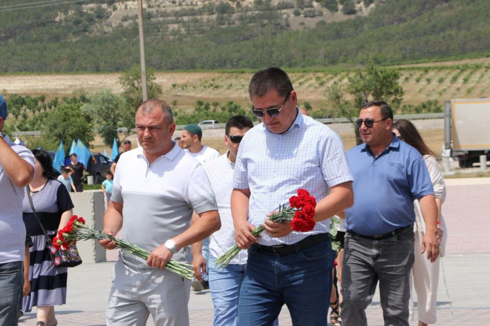 Анжелика Ястребова: В День празднования крымско-татарского флага в Бахчисарайском районе состоялся автопробег Анжелика Ястребова: В День празднования крымско-татарского флага в Бахчисарайском районе состоялся автопробег