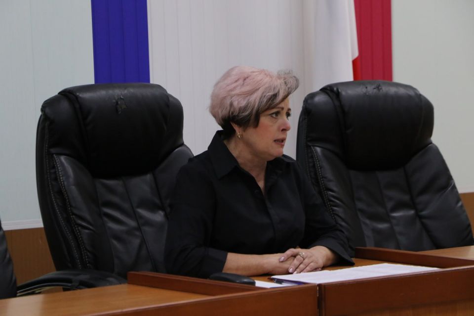 Ольга Урайкина: После заседания президиума в большом зале администрации Бахчисарайского района состоялось заседание 14-й сессии Бахчисарайского районного совета Ольга Урайкина: После заседания президиума в большом зале администрации Бахчисарайского района состоялось заседание 14-й сессии Бахчисарайского районного совета