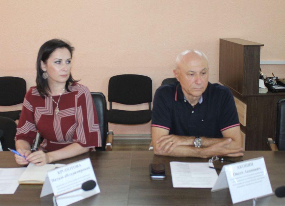 В Государственном комитете по делам межнациональных отношений Республики Крым состоялось заседание Общественного Совета В Государственном комитете по делам межнациональных отношений Республики Крым состоялось заседание Общественного Совета