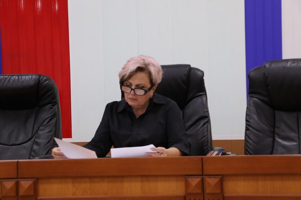 Ольга Урайкина: После заседания президиума в большом зале администрации Бахчисарайского района состоялось заседание 14-й сессии Бахчисарайского районного совета Ольга Урайкина: После заседания президиума в большом зале администрации Бахчисарайского района состоялось заседание 14-й сессии Бахчисарайского районного совета