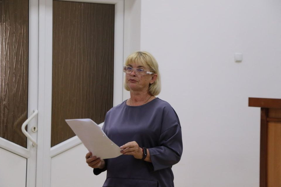Ольга Урайкина: После заседания президиума в большом зале администрации Бахчисарайского района состоялось заседание 14-й сессии Бахчисарайского районного совета Ольга Урайкина: После заседания президиума в большом зале администрации Бахчисарайского района состоялось заседание 14-й сессии Бахчисарайского районного совета