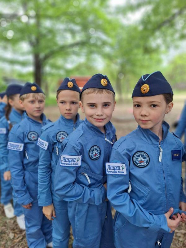 Наталья Резниченко: Дорогие друзья! Очень приятная новость! Наши самые маленькие ученики, а это 3 класс МБОУ «Лицея Крымской Весны», которых мы неоднократно обучали оказанию первой доврачебной помощи в симуляционном центре... Наталья Резниченко: Дорогие друзья! Очень приятная новость! Наши самые маленькие ученики, а это 3 класс МБОУ «Лицея Крымской Весны», которых мы неоднократно обучали оказанию первой доврачебной помощи в симуляционном центре...