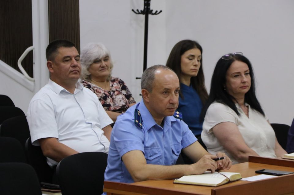 Ольга Урайкина: После заседания президиума в большом зале администрации Бахчисарайского района состоялось заседание 14-й сессии Бахчисарайского районного совета Ольга Урайкина: После заседания президиума в большом зале администрации Бахчисарайского района состоялось заседание 14-й сессии Бахчисарайского районного совета