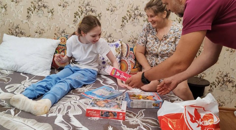 Игорь Кастюкевич: Посещение подшефных семей и детей в Херсонской области, когда не могу приехать лично, доверяю своим помощникам в регионе Игорь Кастюкевич: Посещение подшефных семей и детей в Херсонской области, когда не могу приехать лично, доверяю своим помощникам в регионе