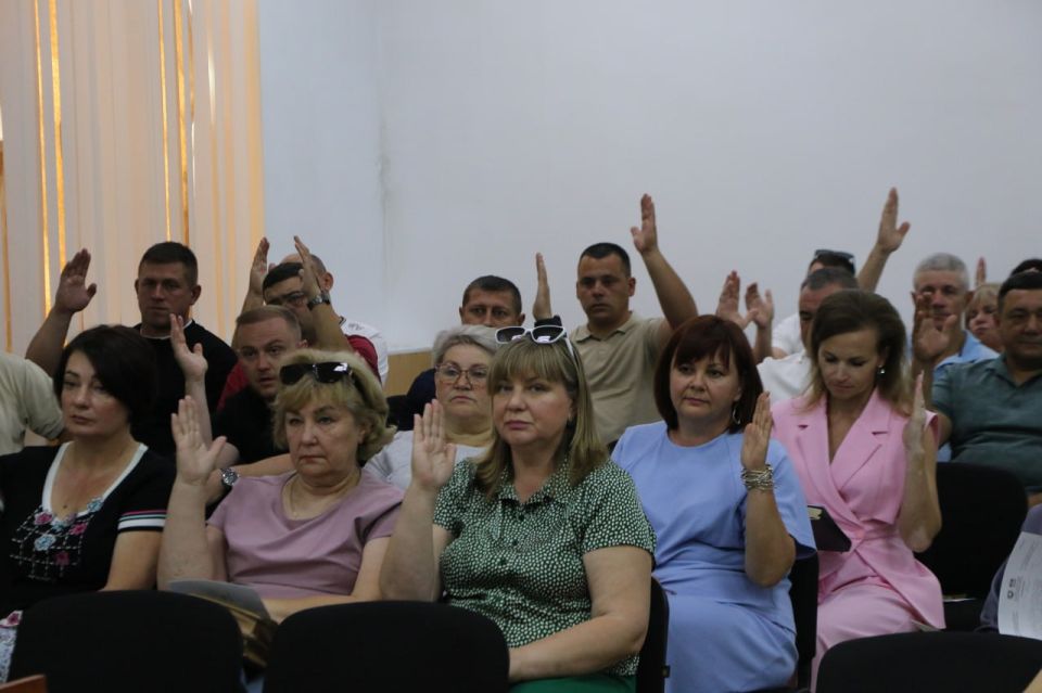 Ольга Урайкина: После заседания президиума в большом зале администрации Бахчисарайского района состоялось заседание 14-й сессии Бахчисарайского районного совета Ольга Урайкина: После заседания президиума в большом зале администрации Бахчисарайского района состоялось заседание 14-й сессии Бахчисарайского районного совета