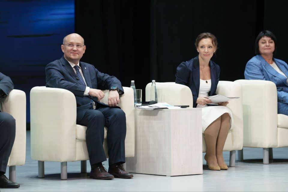 Анна Кузнецова: Севастопольское региональное отделение «Единой России» единогласно поддержало Михаила Владимировича Развожаева в кандидаты на пост губернатора! Анна Кузнецова: Севастопольское региональное отделение «Единой России» единогласно поддержало Михаила Владимировича Развожаева в кандидаты на пост губернатора!