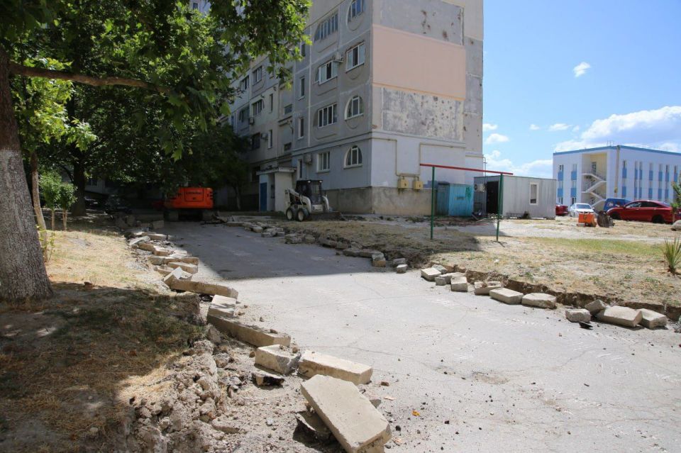 В Бахчисарае приступили к благоустройству дворовой территории по улице Советской, 12 В Бахчисарае приступили к благоустройству дворовой территории по улице Советской, 12