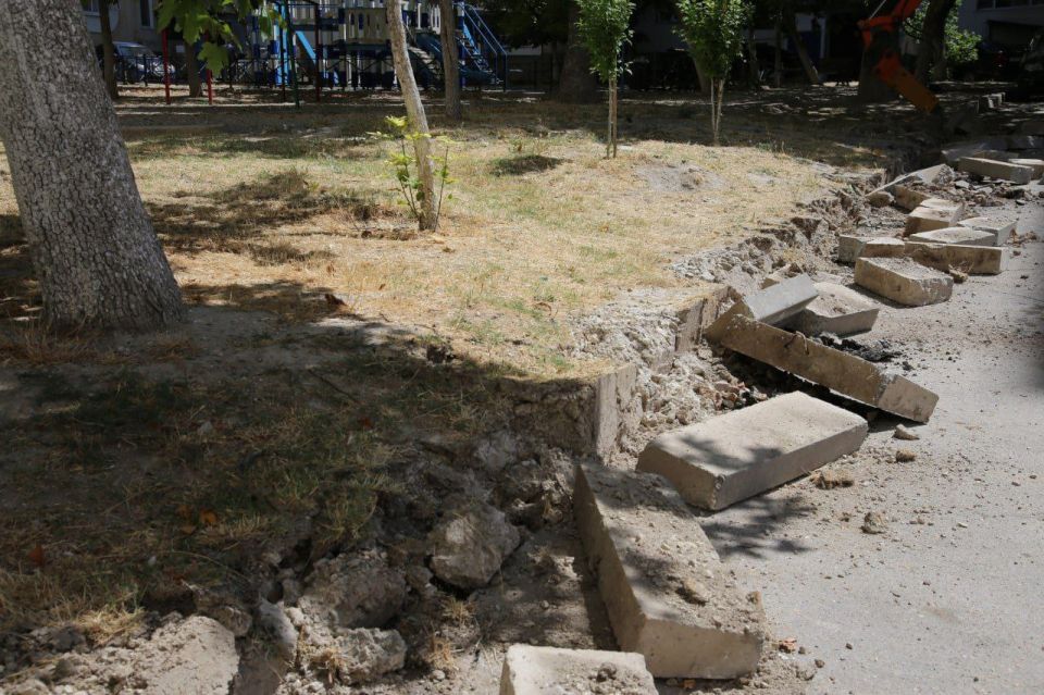 В Бахчисарае приступили к благоустройству дворовой территории по улице Советской, 12 В Бахчисарае приступили к благоустройству дворовой территории по улице Советской, 12