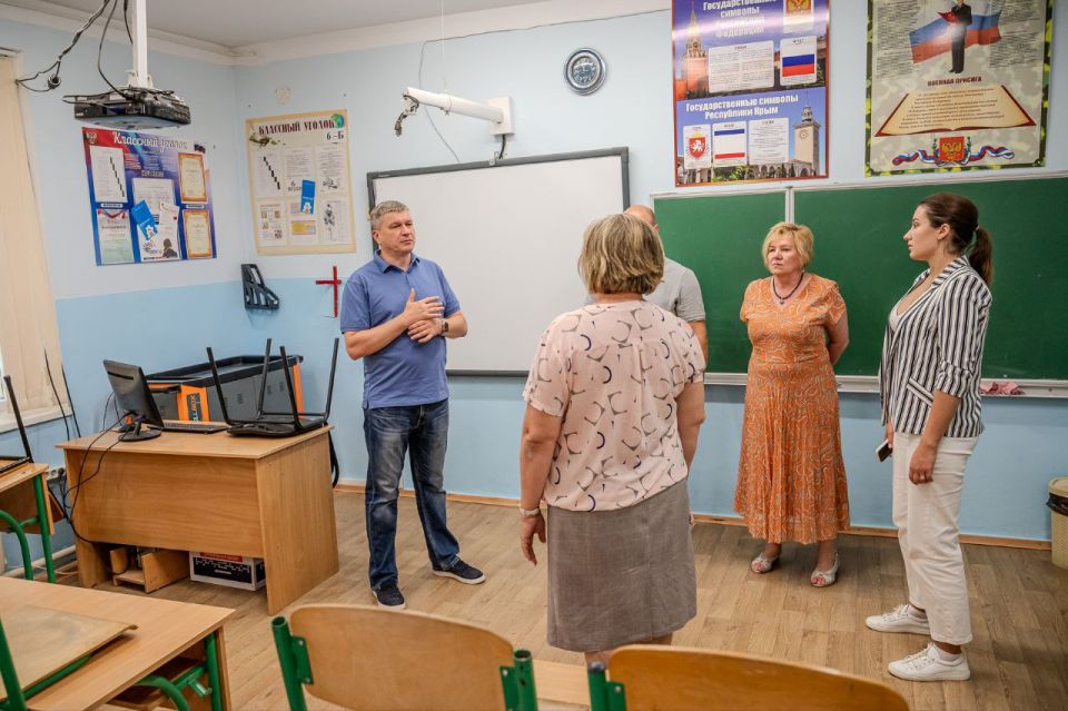 Александр Юрьев: Сегодня продолжили обход учреждений образования в школе №1, 18, гимназии №4 и детском саду «Чудо-остров» Александр Юрьев: Сегодня продолжили обход учреждений образования в школе №1, 18, гимназии №4 и детском саду «Чудо-остров»