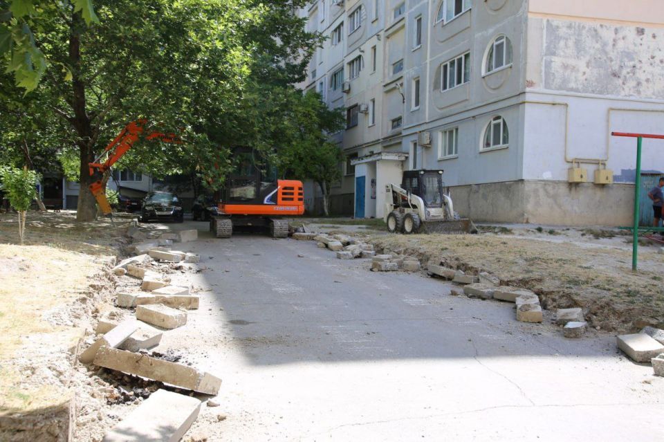 В Бахчисарае приступили к благоустройству дворовой территории по улице Советской, 12 В Бахчисарае приступили к благоустройству дворовой территории по улице Советской, 12