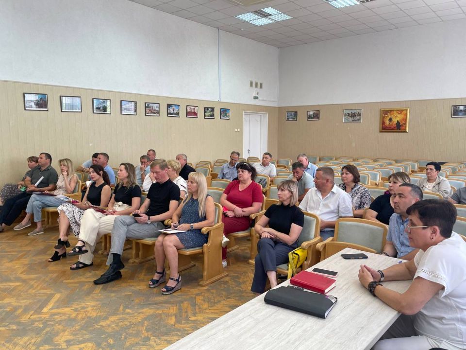 В администрации Симферопольского района обсудили острые вопросы обращений граждан В администрации Симферопольского района обсудили острые вопросы обращений граждан