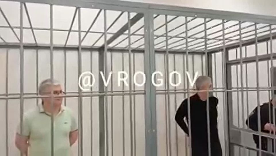  : , ,        13       100                 3,9...