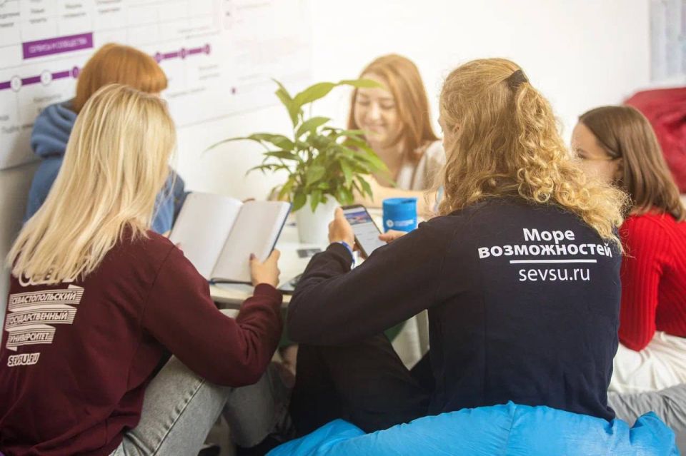 Михаил Развожаев: В СевГУ создана высшая технологическая школа «Севастопольский приборостроительный институт» Михаил Развожаев: В СевГУ создана высшая технологическая школа «Севастопольский приборостроительный институт»