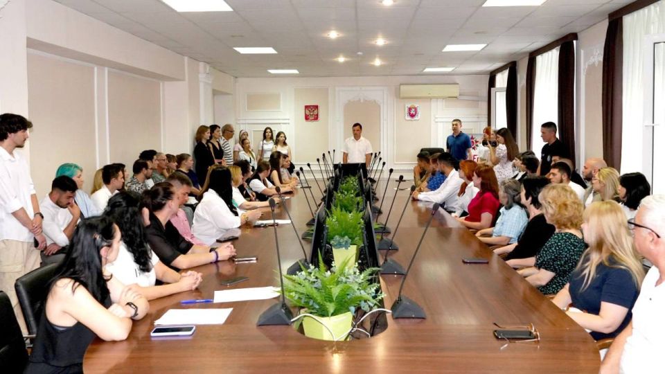 В КИПУ имени Февзи Якубова состоялось награждение студентов, сотрудников и преподавателей, активно проявивших себя в мероприятиях молодежной политики и воспитательной деятельности В КИПУ имени Февзи Якубова состоялось награждение студентов, сотрудников и преподавателей, активно проявивших себя в мероприятиях молодежной политики и воспитательной деятельности