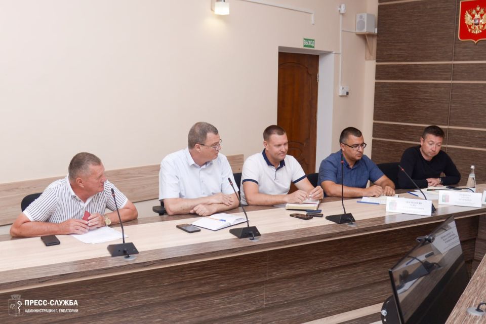 Александр Юрьев обсудил с ресурсниками вопросы устранения разрытий после проведения ремонтных работ Александр Юрьев обсудил с ресурсниками вопросы устранения разрытий после проведения ремонтных работ