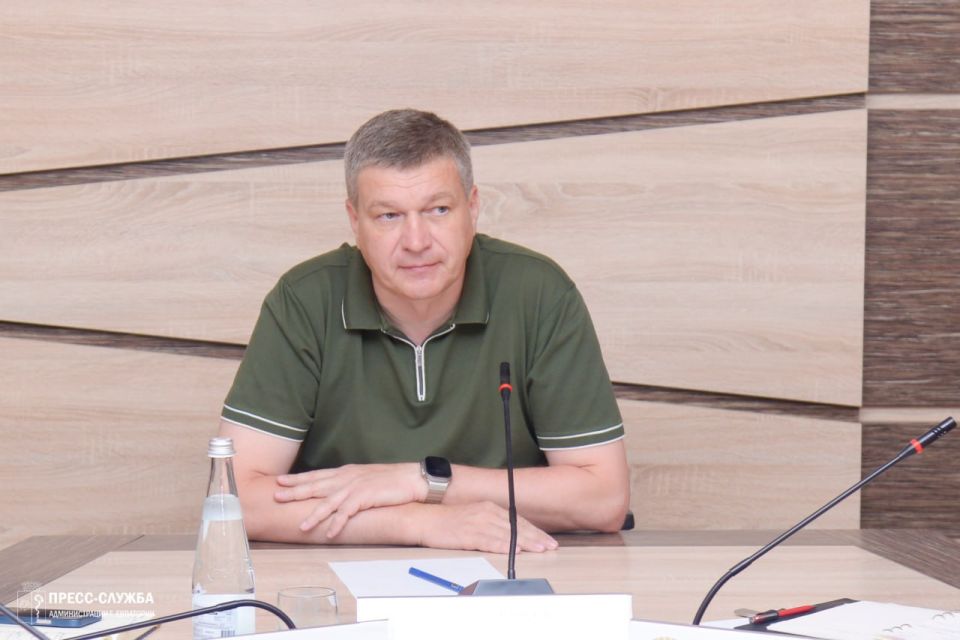 Александр Юрьев обсудил с ресурсниками вопросы устранения разрытий после проведения ремонтных работ Александр Юрьев обсудил с ресурсниками вопросы устранения разрытий после проведения ремонтных работ