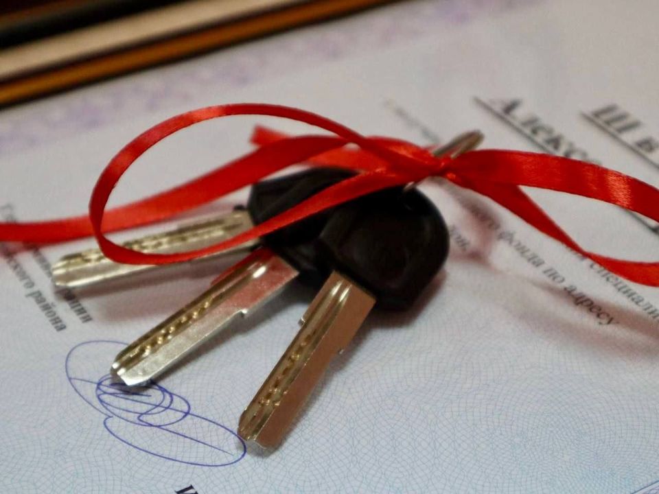 Инна Федоренко: Сегодня вручила ключи от 5-ти квартир, которые мы приобрели для наших молодых людей из категории дети-сироты Инна Федоренко: Сегодня вручила ключи от 5-ти квартир, которые мы приобрели для наших молодых людей из категории дети-сироты