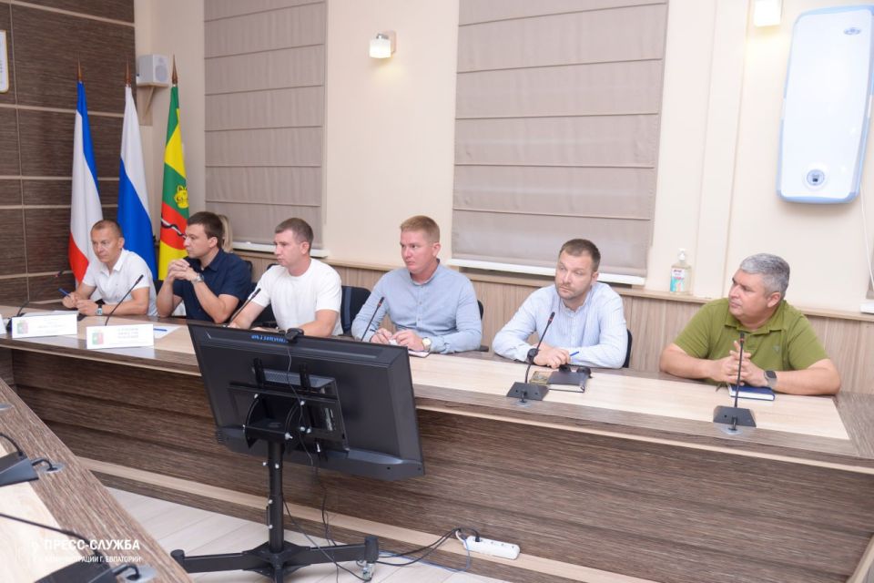 Александр Юрьев обсудил с ресурсниками вопросы устранения разрытий после проведения ремонтных работ Александр Юрьев обсудил с ресурсниками вопросы устранения разрытий после проведения ремонтных работ