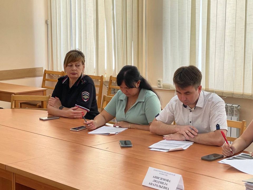 01.07.2025 под председательством Первого заместителя главы администрации Ивана Юрченко состоялось очередное заседание комиссии по делам несовершеннолетних и защите их прав Симферопольского района 01.07.2025 под председательством Первого заместителя главы администрации Ивана Юрченко состоялось очередное заседание комиссии по делам несовершеннолетних и защите их прав Симферопольского района