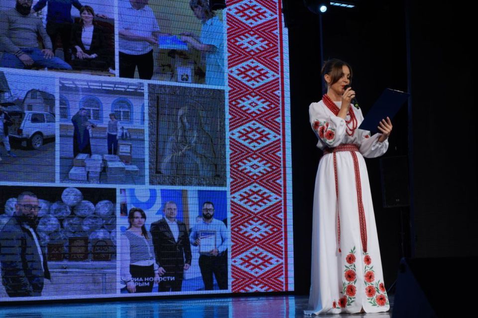 Фестиваль белорусской культуры «Карагод Сяброу» прошёл сегодня в Симферополе Фестиваль белорусской культуры «Карагод Сяброу» прошёл сегодня в Симферополе