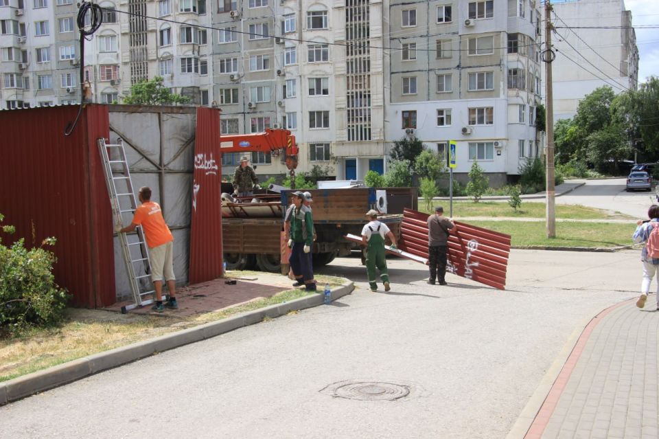 В Керчи сносят нестационарные строения, размещенные на муниципальной территории без правовых оснований В Керчи сносят нестационарные строения, размещенные на муниципальной территории без правовых оснований