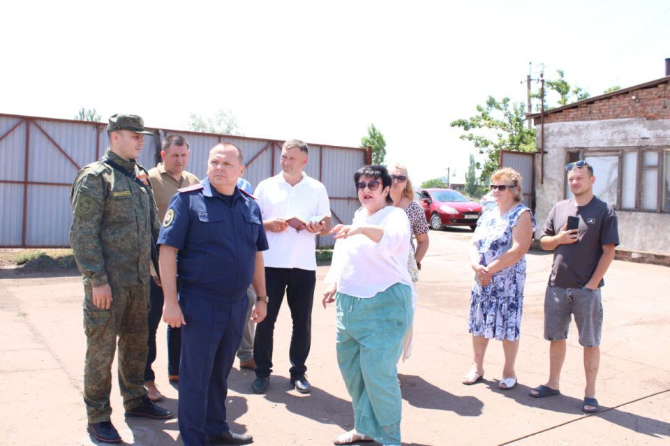 Игорь Крутьков: Вчера комиссионно выехали в составе представителей Следственного отдела по Ленинскому району, Администрации города Щелкино, депутатов Щелкинского городского совета на территорию предприятия ООО...