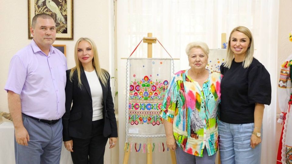 От узорчатых рушников до современных арт-объектов – в Крыму зазвучали белорусские культурные мотивы! От узорчатых рушников до современных арт-объектов – в Крыму зазвучали белорусские культурные мотивы!