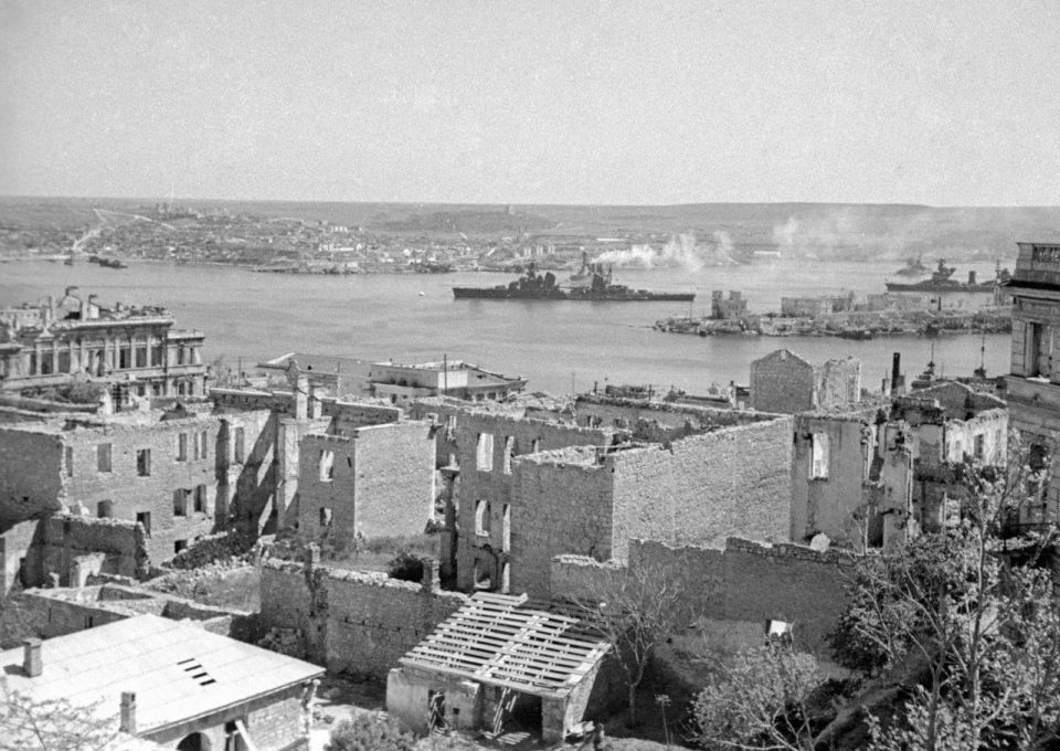 Екатерина Алтабаева: 83 года назад, 3 июля 1942 года, официально завершилась Вторая оборона Севастополя Екатерина Алтабаева: 83 года назад, 3 июля 1942 года, официально завершилась Вторая оборона Севастополя