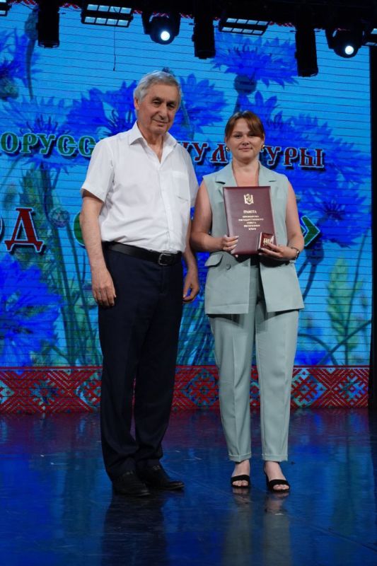 Фестиваль белорусской культуры «Карагод Сяброу» прошёл сегодня в Симферополе Фестиваль белорусской культуры «Карагод Сяброу» прошёл сегодня в Симферополе