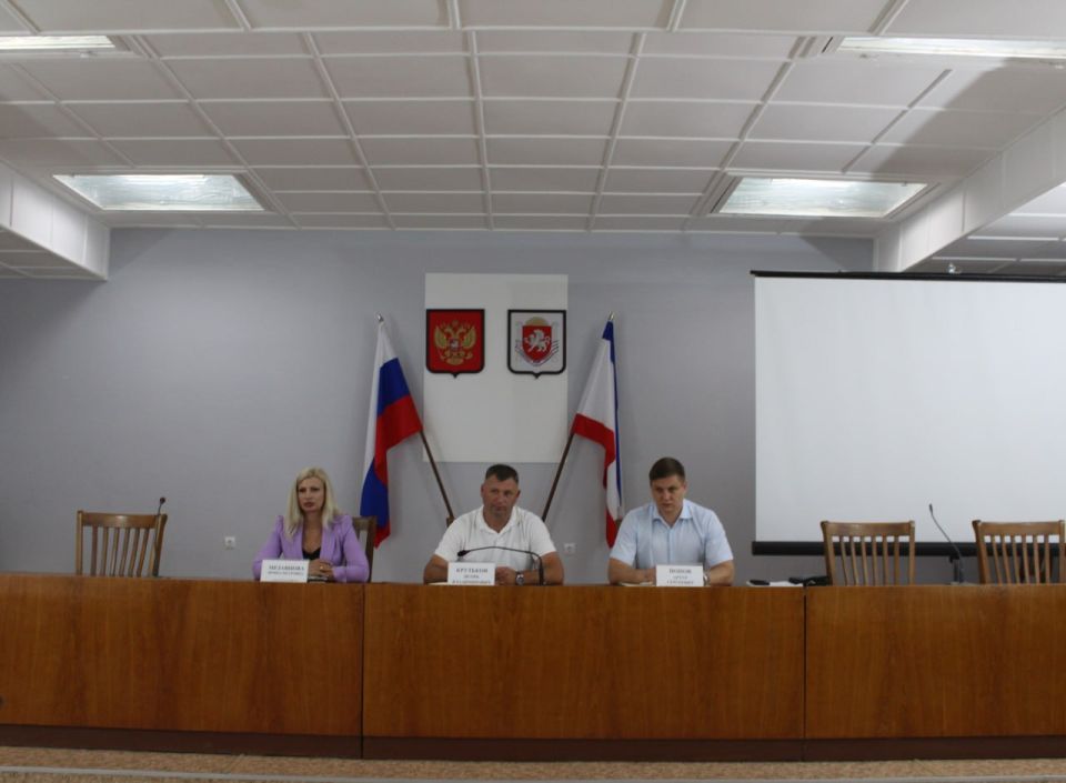 Игорь Крутьков: Вчера совместно с представителем Главы Республики Крым в группе муниципальных образований Республики Крым Ириной Мезавцовой, исполняющим обязанности прокурора Ленинского района Артура Попова, первого...