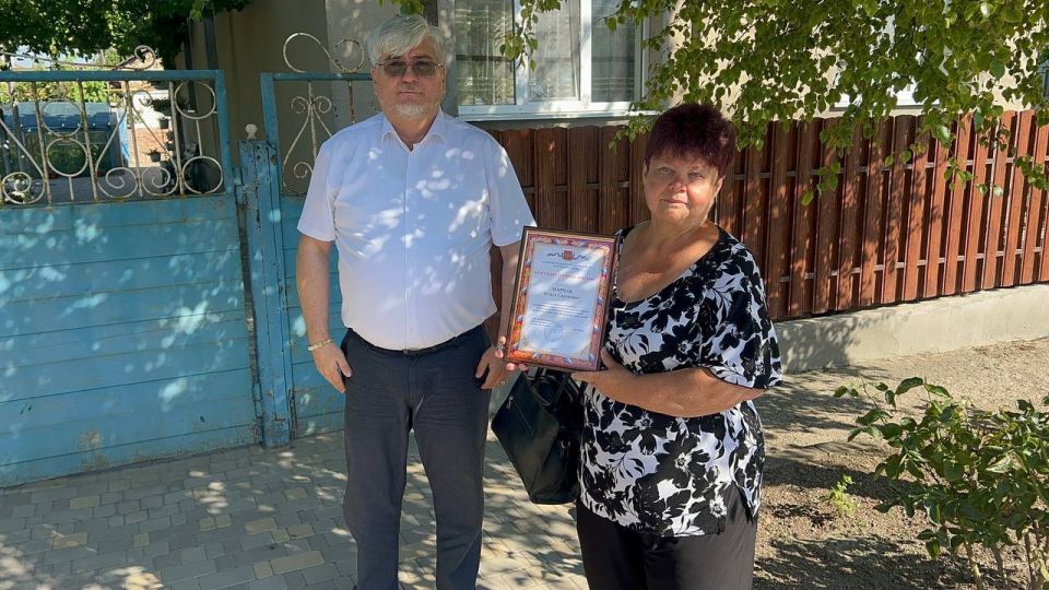 «Хочу поблагодарить тех жителей, кто вносит свой вклад, обустраивая свои улицы, дворы, домовладения, содействуя органам местного самоуправления в важной задаче – благоустройстве городских территорий. Вы не только помогаете... «Хочу поблагодарить тех жителей, кто вносит свой вклад, обустраивая свои улицы, дворы, домовладения, содействуя органам местного самоуправления в важной задаче – благоустройстве городских территорий. Вы не только помогаете...