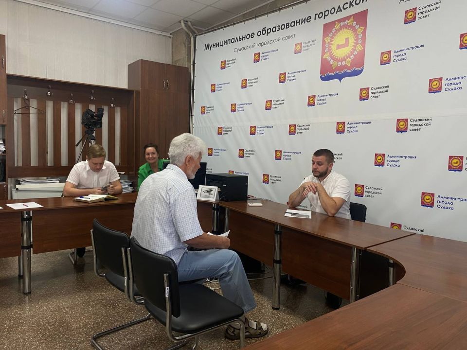 Кирилл Чебышев: Провел традиционный пятничный прием граждан в нашей администрации Кирилл Чебышев: Провел традиционный пятничный прием граждан в нашей администрации
