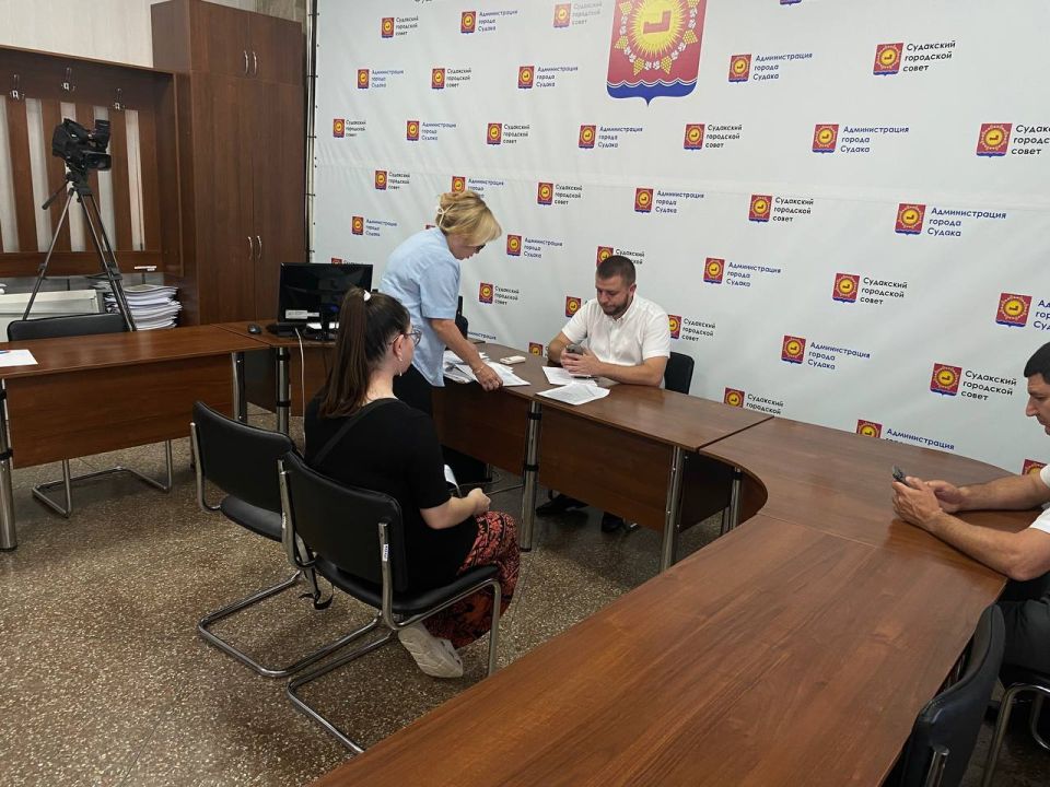 Кирилл Чебышев: Провел традиционный пятничный прием граждан в нашей администрации Кирилл Чебышев: Провел традиционный пятничный прием граждан в нашей администрации