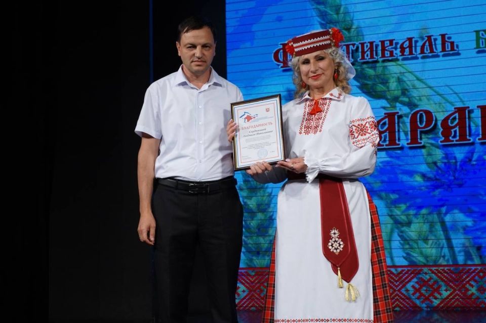 3 июля фольклорный коллектив славянской культуры «Сябровки», руководитель Людмила Сердюкова, принял участие в фестивале белорусской культуры «Карагод Сяброу», который прошёл в Симферополе 3 июля фольклорный коллектив славянской культуры «Сябровки», руководитель Людмила Сердюкова, принял участие в фестивале белорусской культуры «Карагод Сяброу», который прошёл в Симферополе