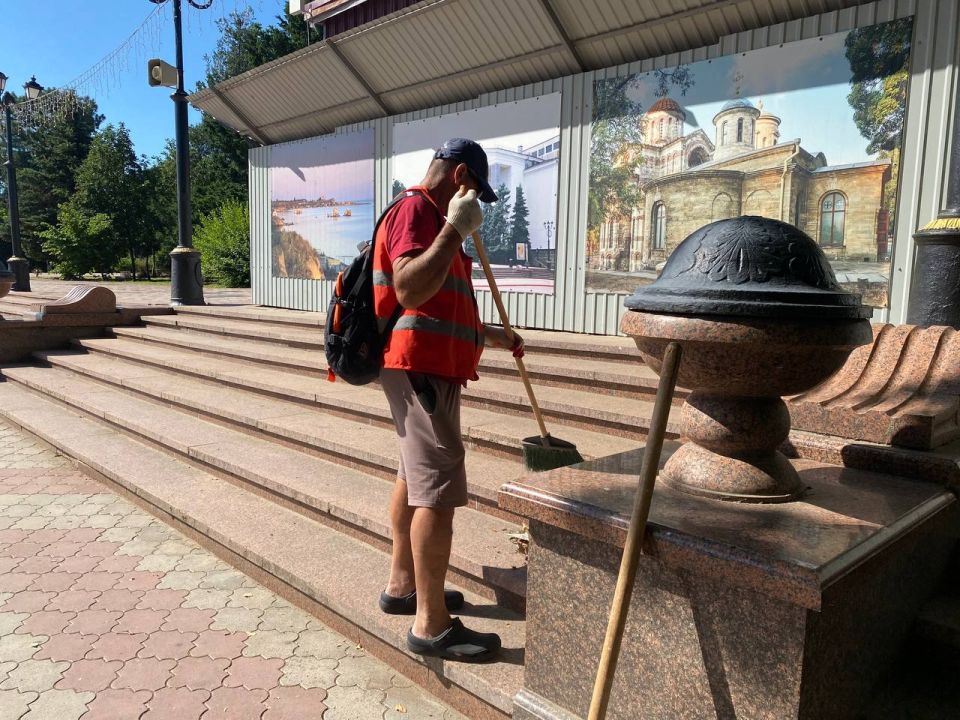Центр Керчи убрали к выходным Центр Керчи убрали к выходным