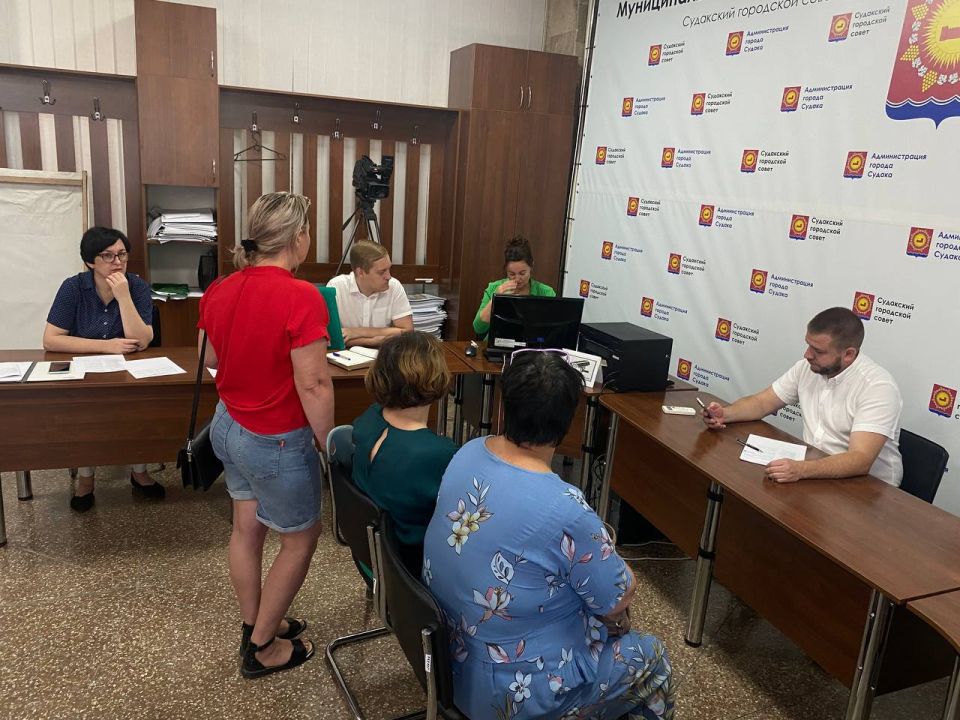 Кирилл Чебышев: Провел традиционный пятничный прием граждан в нашей администрации Кирилл Чебышев: Провел традиционный пятничный прием граждан в нашей администрации