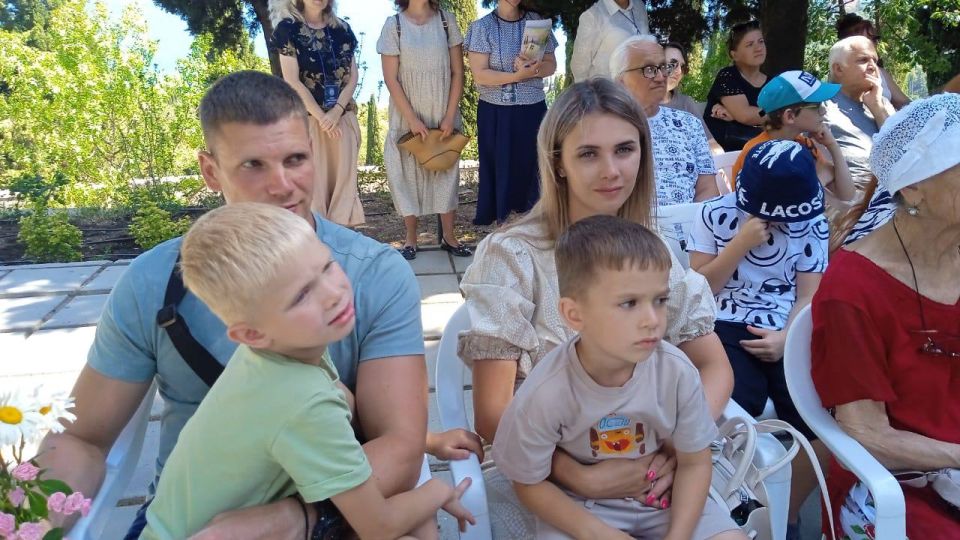 ПОСИДЕЛКИ НА ОРЛИНОЙ ГОРЕ В АЛУШТЕ СОСТОЯЛИСЬ ПОСИДЕЛКИ НА ОРЛИНОЙ ГОРЕ В АЛУШТЕ СОСТОЯЛИСЬ