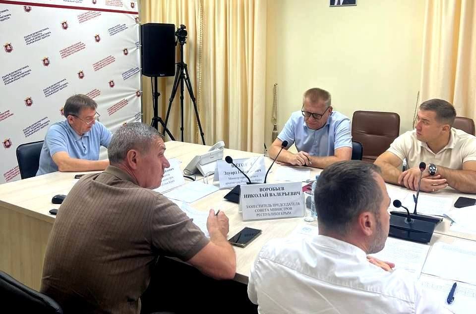 Под руководством Председателя Совета министров Республики Крым Юрия Гоцанюка состоялось еженедельное совещание в ГКУ РК «Инвестстрой» Под руководством Председателя Совета министров Республики Крым Юрия Гоцанюка состоялось еженедельное совещание в ГКУ РК «Инвестстрой»