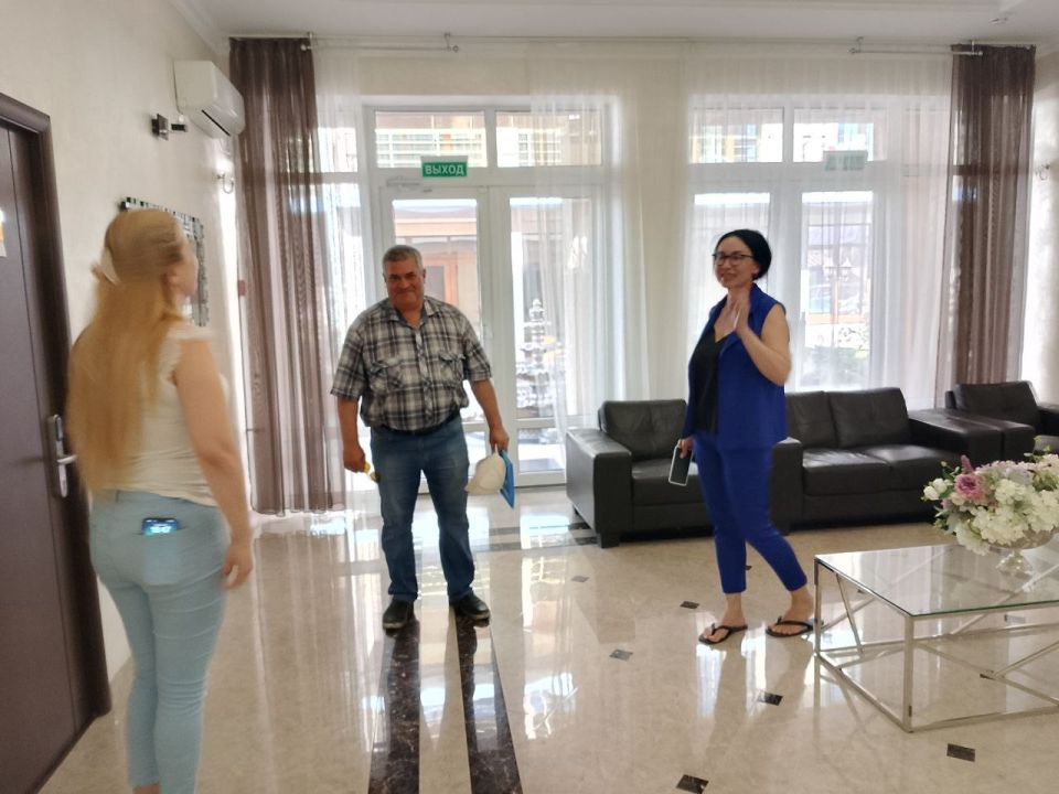 Членами рабочей группы в Сакском районе Межведомственной комиссии по противодействию нелегальной занятости осуществлены мероприятия по изучению вопросов оформления трудовых отношений с наемными работниками, с посещением мест... Членами рабочей группы в Сакском районе Межведомственной комиссии по противодействию нелегальной занятости осуществлены мероприятия по изучению вопросов оформления трудовых отношений с наемными работниками, с посещением мест...