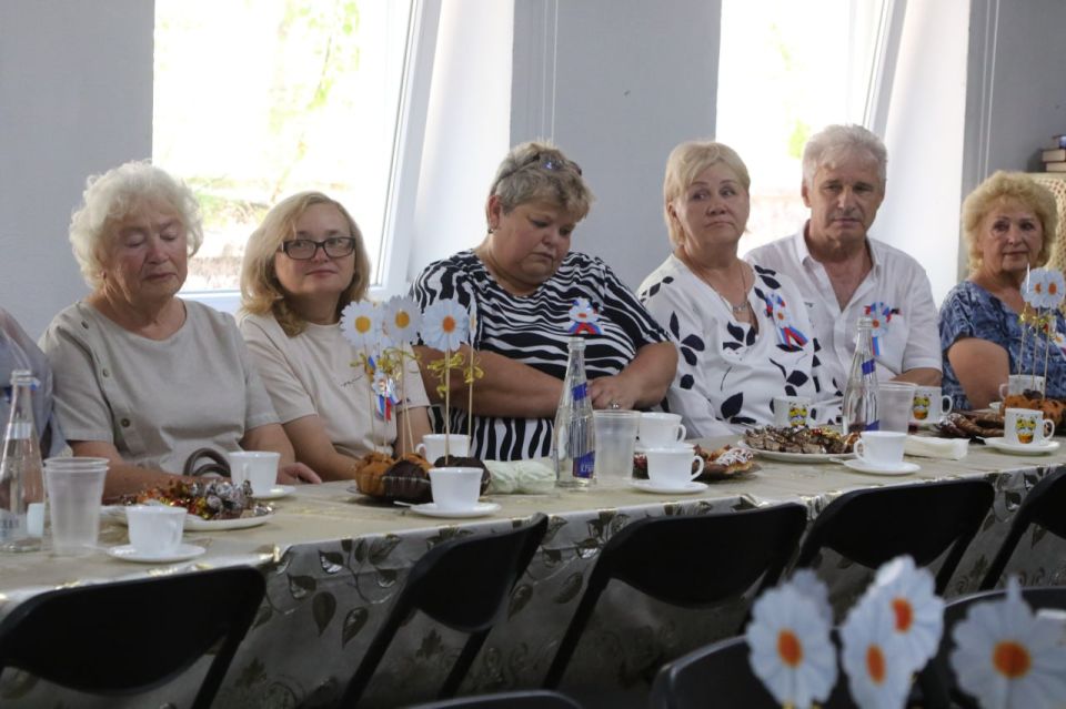 «Сыновья и мужья, по зову Родины и велению сердца, проявляя высшие человеческие качества, встали на защиту своего народа. Они бьются отважно ради мирного неба. Сложно передать боль и тревогу материнского сердца, ежесекундные... «Сыновья и мужья, по зову Родины и велению сердца, проявляя высшие человеческие качества, встали на защиту своего народа. Они бьются отважно ради мирного неба. Сложно передать боль и тревогу материнского сердца, ежесекундные...